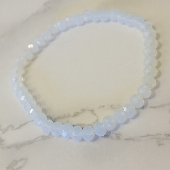 Hand Crafted Jewelry - ❤ 2/$10 Pearlescent White Beaded Stretch Bracelet